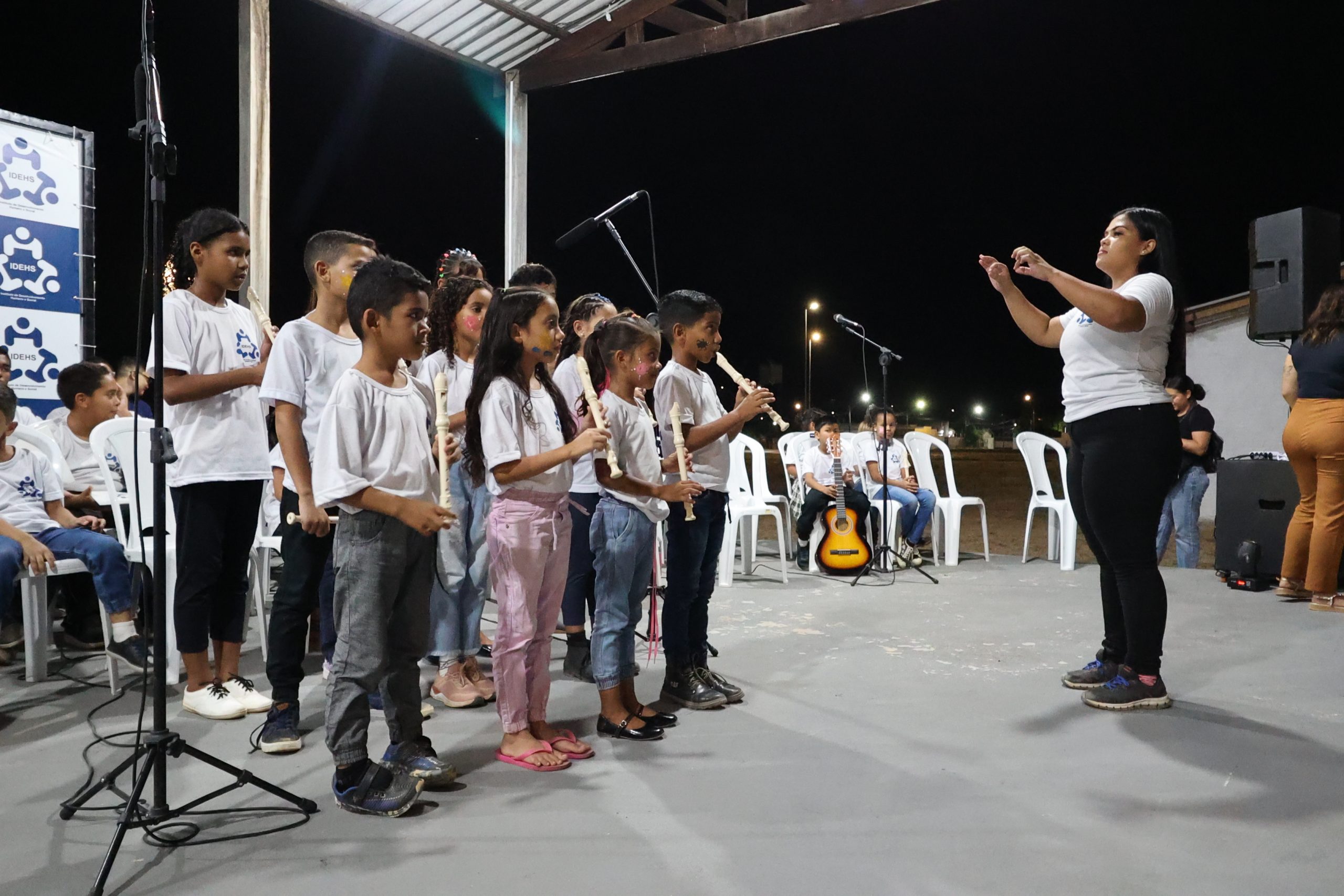 Leia mais sobre o artigo Alunos de projeto social participaram de espetáculo musical
